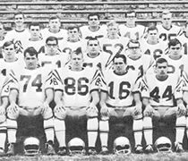 Undefeated 1966 football team to enter Hall of Fame